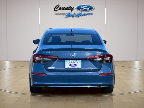 Used 2025 Honda Civic Sport image 4