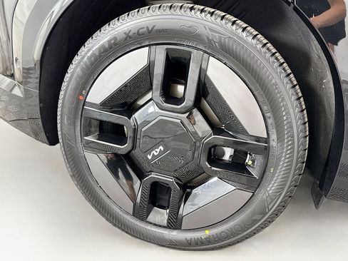 Used 2024 Kia EV9 GT-Line image 33