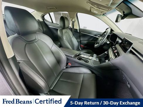 Used 2025 Genesis G70 2.5T image 30