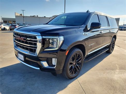 Used 2021 GMC Yukon XL SLT w/ SLT Premium Package image 8