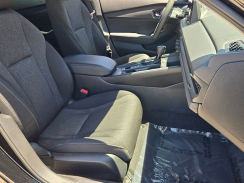 Used 2023 Honda Accord EX image 16