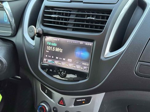 Used 2015 Chevrolet Trax LT w/ LT Sun and Sound Package image 33