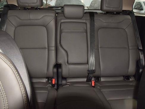 New 2026 Lincoln Corsair Premiere image 20