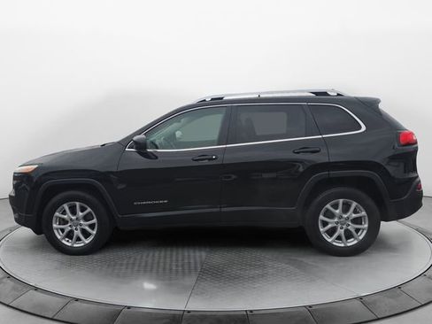 Used 2017 Jeep Cherokee Latitude w/ True North Edition image 2