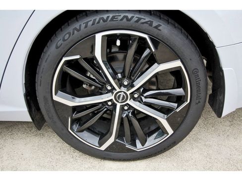 Used 2024 Nissan Altima 2.5 SR FWD image 29