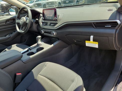 Certified 2025 Nissan Altima 2.5 S FWD image 17