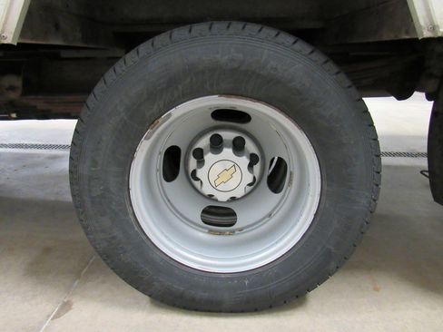 Used 2020 Chevrolet Express 3500 w/ Power Convenience Package RWD image 12