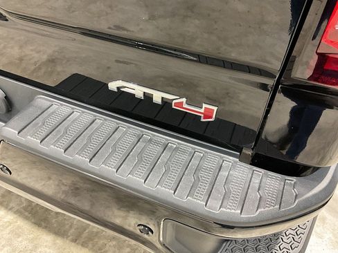 Used 2019 GMC Sierra 1500 AT4 w/ AT4 Premium Package image 9