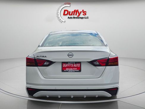 Used 2024 Nissan Altima 2.5 S FWD image 15