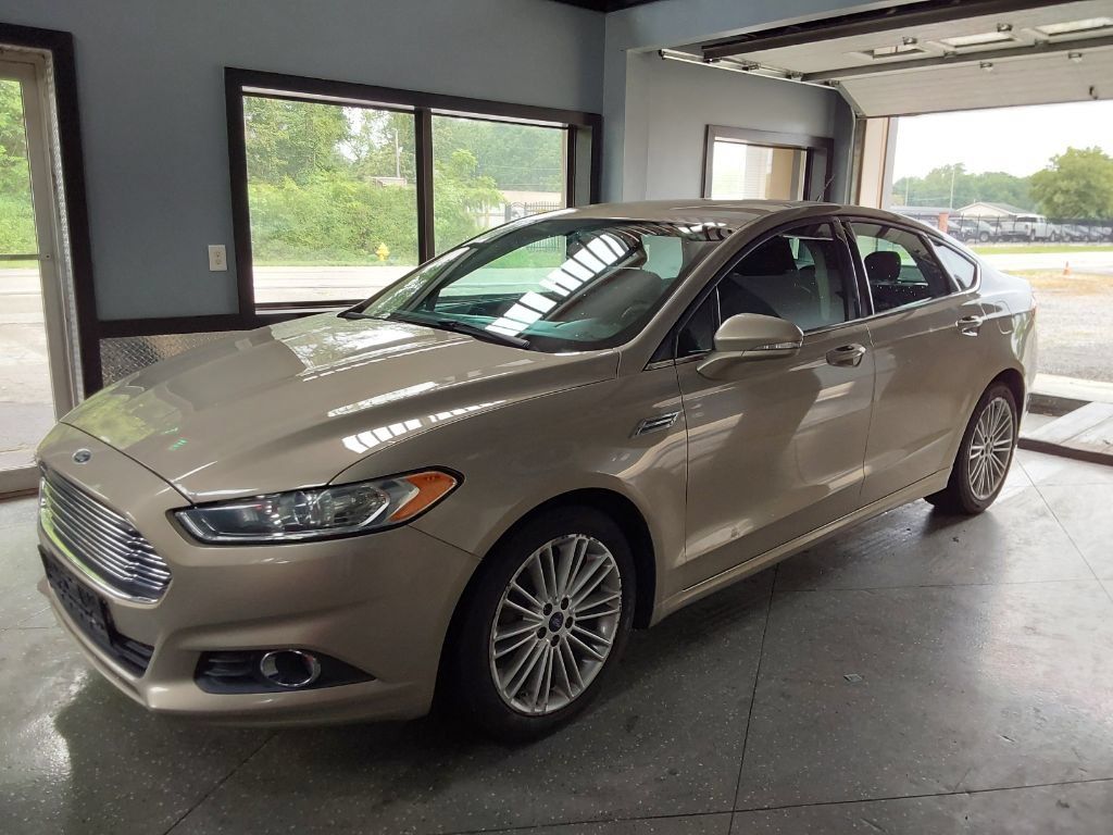 Used 2015 Ford Fusion SE w/ Equipment Group 201A FWD image 9