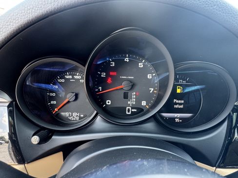 Used 2018 Porsche Macan AWD/4WD image 36