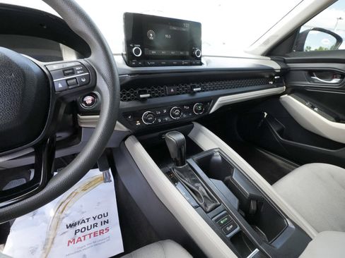 Used 2025 Honda Accord SE image 28