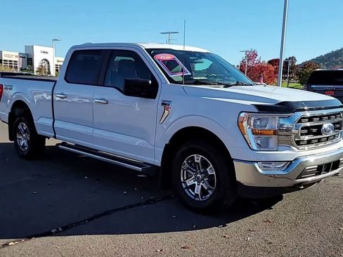 Used 2022 Ford F150 XLT w/ XTR Package image 2