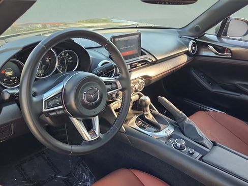 Used 2023 MAZDA MX-5 Miata Grand Touring RWD image 11