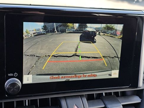 Used 2024 Toyota RAV4 XLE AWD/4WD image 9