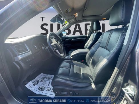 Used 2018 Toyota Highlander SE AWD/4WD image 10