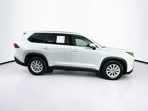 Used 2024 Toyota Grand Highlander AWD image 11