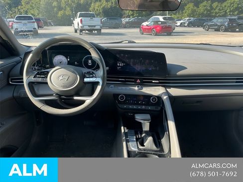 Used 2025 Hyundai Elantra SEL FWD image 11
