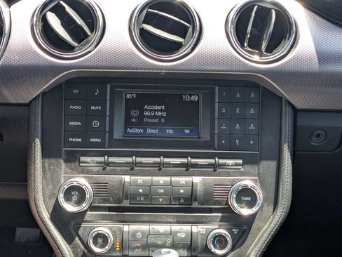 Used 2017 Ford Mustang Coupe RWD image 18