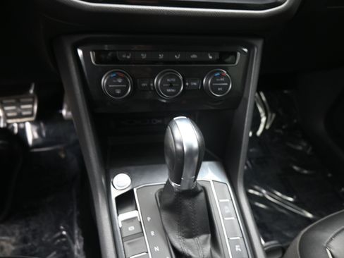 Used 2019 Volkswagen Tiguan SEL Premium R-Line image 14
