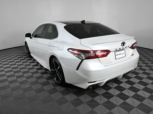 Used 2019 Toyota Camry XSE image 4