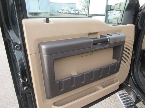 Used 2015 Ford F250 Lariat w/ Chrome Package image 19