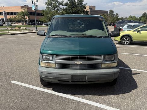 Used 2000 Chevrolet Astro AWD w/ Convenience Group image 3