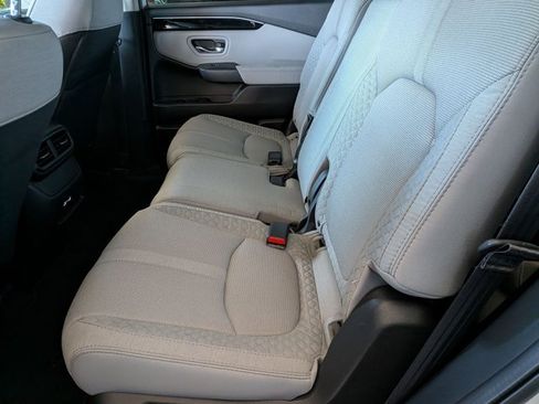Used 2023 Honda Pilot LX image 17