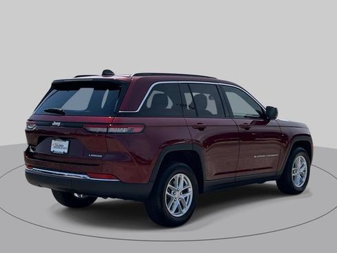Used 2024 Jeep Grand Cherokee Laredo X w/ Luxury Tech Group I RWD image 4