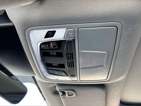 Used 2023 Acura MDX SH-AWD w/ Technology Package image 32