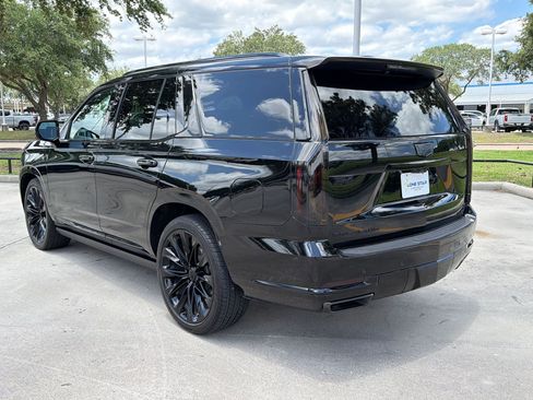 Certified 2025 Cadillac Escalade Sport Platinum w/ LPO, ONYX Package AWD/4WD image 3