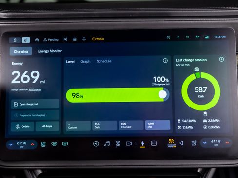 Used 2025 Rivian R1S Adventure Dual AWD/4WD image 20