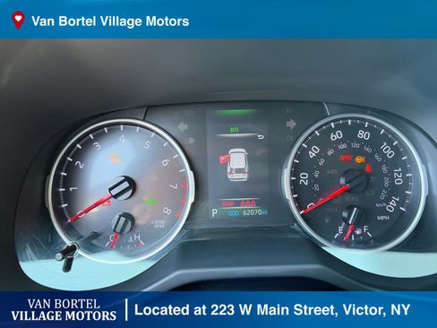 Used 2021 Toyota RAV4 XLE w/ Convenience Package AWD/4WD image 16
