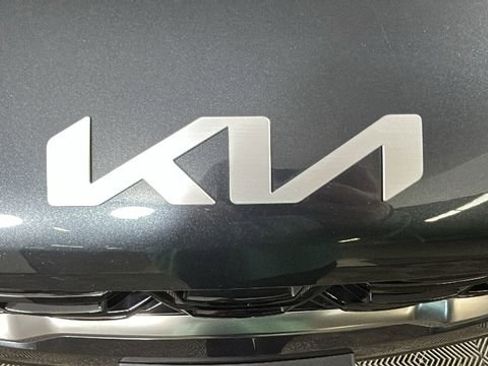 Used 2025 Kia Sorento S w/ Panoramic Sunroof Package AWD/4WD image 9