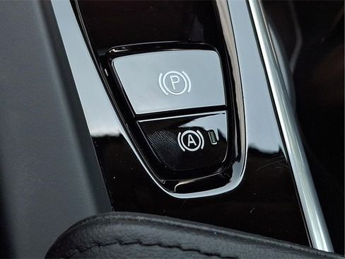 Certified 2025 Volvo XC60 B5 Plus image 22