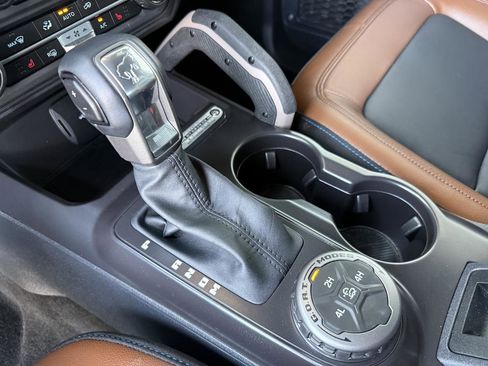 Used 2024 Ford Bronco Outer Banks image 26
