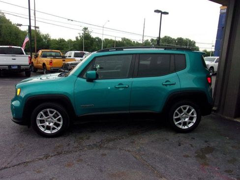 Used 2019 Jeep Renegade Latitude FWD image 3