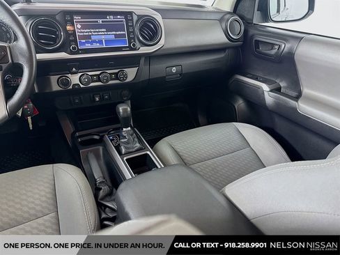 Used 2020 Toyota Tacoma SR5 AWD/4WD image 22