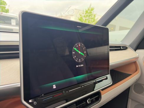 Used 2025 Volkswagen ID. Buzz 1st Edition image 12