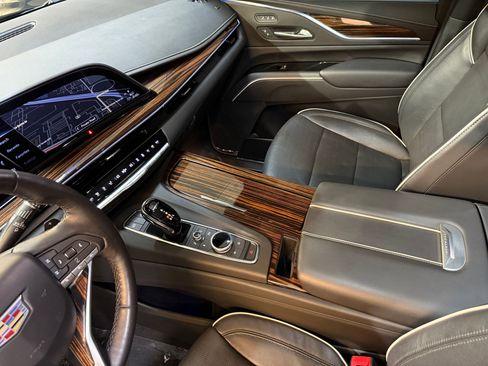 Certified 2022 Cadillac Escalade Premium Luxury w/ LPO, Radiant Package image 39