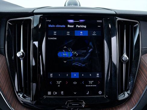 Used 2023 Volvo XC60 B6 Ultimate w/ Protection Package Premier image 26