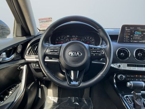 Used 2019 Kia Stinger Premium RWD image 11