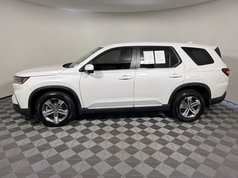 Used 2023 Honda Pilot EX-L image 3