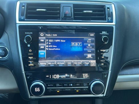 Used 2018 Subaru Outback 3.6R Limited AWD/4WD image 16
