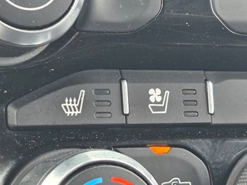 Used 2020 RAM 1500 Laramie AWD/4WD image 26