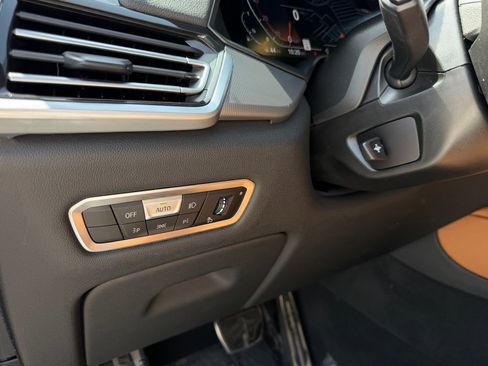 Used 2023 BMW X6 xDrive40i w/ M Sport Package image 16