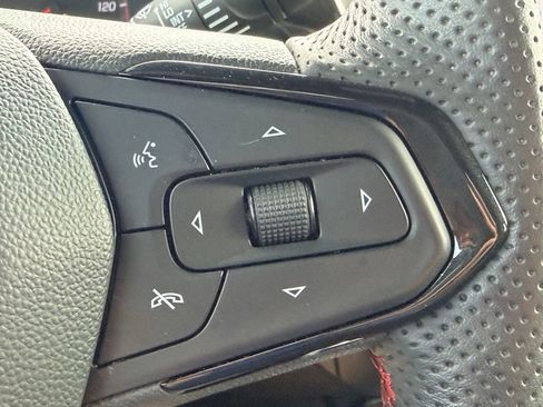 Used 2023 Chevrolet TrailBlazer RS w/ Sun and Liftgate Package image 33