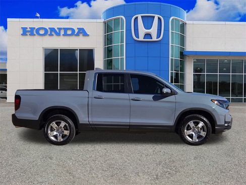 Used 2025 Honda Ridgeline RTL image 2
