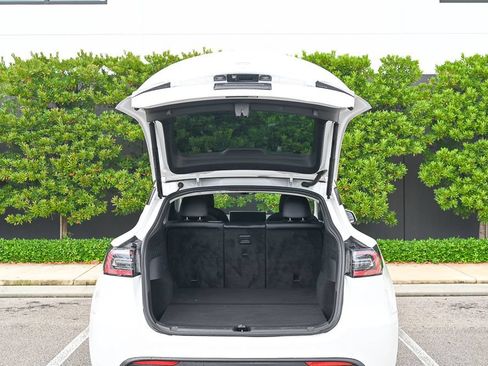 Used 2020 Tesla Model Y Long Range AWD/4WD image 10