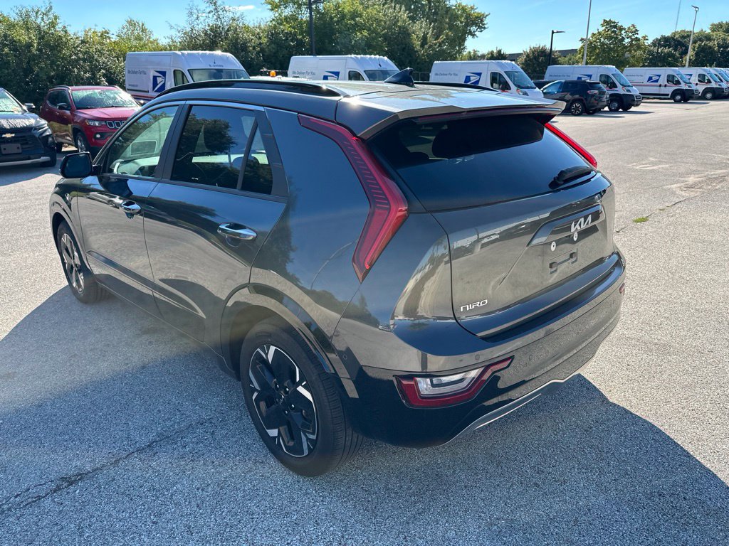 Used 2023 Kia Niro Wave w/ Wave Preserve Package FWD image 9